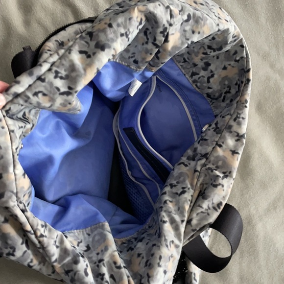 Lululemon sports bag - Picture 7 of 7